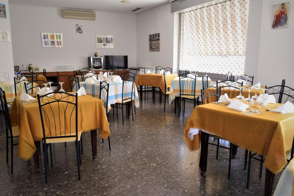 Hostal Martin Vares Valmojado Exterior foto