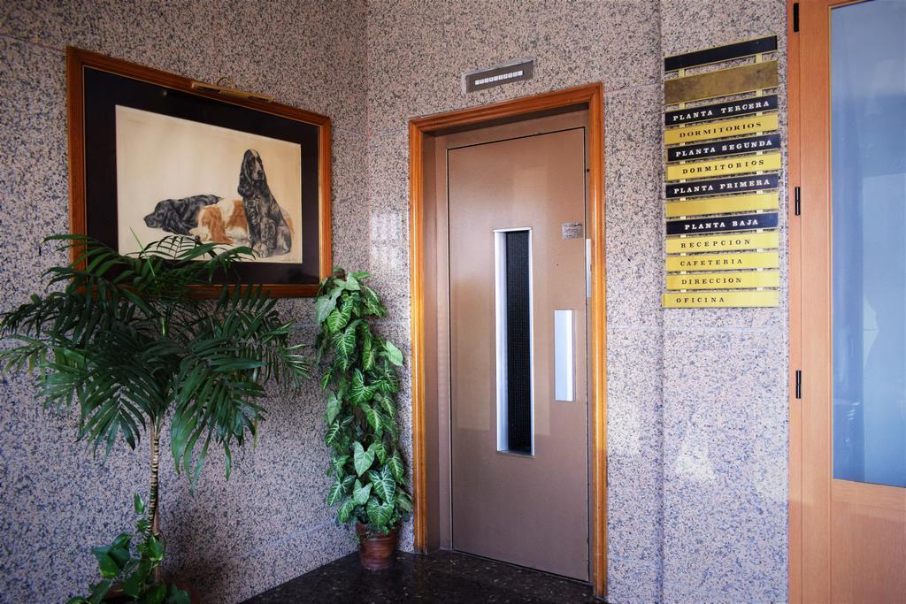 Hostal Martin Vares Valmojado Exterior foto