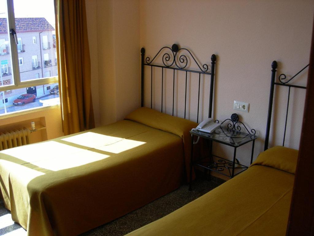 Hostal Martin Vares Valmojado Quarto foto